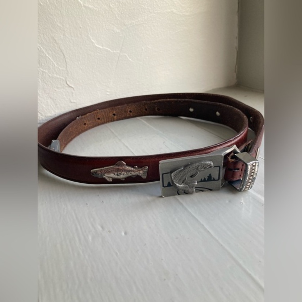 Vtg Woolrich Silver Fish Studded Italian Leather Mens Belt Siskiyou belt buckle